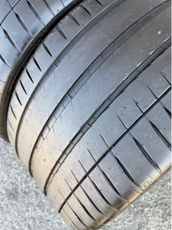 Selling 305/30ZR20 (99Y) Michelin • 2 Tires