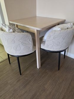 Small dining table with 2 chairs