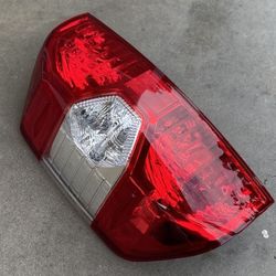 14-21 TOYOTA TUNDRA LEFT REAR DRIVER SIDE TAIL LIGHT $50