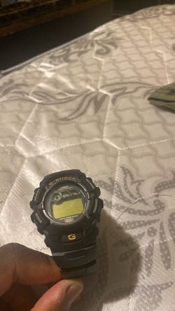 vintage Casio G-Shock G-2110 digital watch