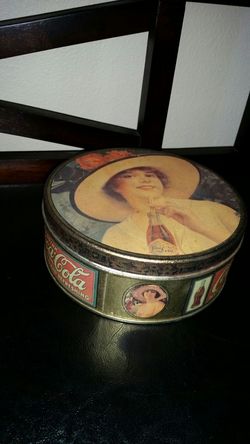 Vintage coca cola tin
