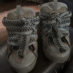 Grey Lanvins