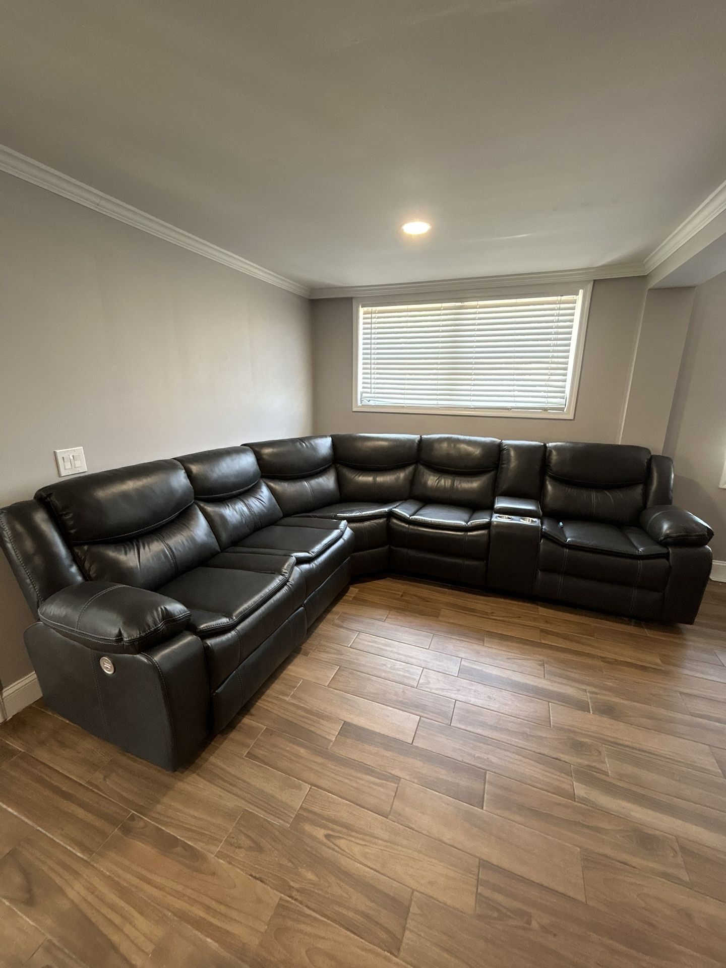 Brand new sectional in box shop now pay later $49 down. 🔥Free Delivery🔥