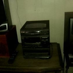 AiWA Stereo with 2 Speakers