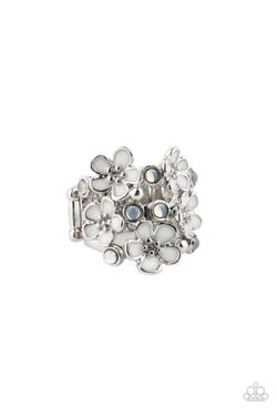 Paparazzi White Flower Ring