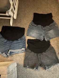 Maternity shorts
