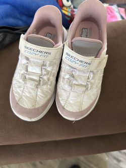 Girl, running shoe sketchers size 4