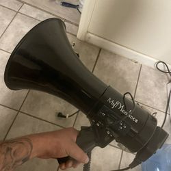 My Mealivos Megaphone 