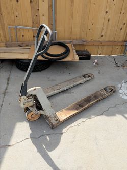 Pallet jack