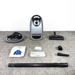 Miele S5 Capricorn Vacuum Cleaner w/ all attachments