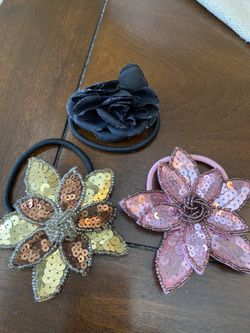 NEW Assortment of flower/sequin hair ties