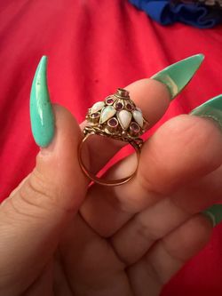 18k gold ruby studded ring