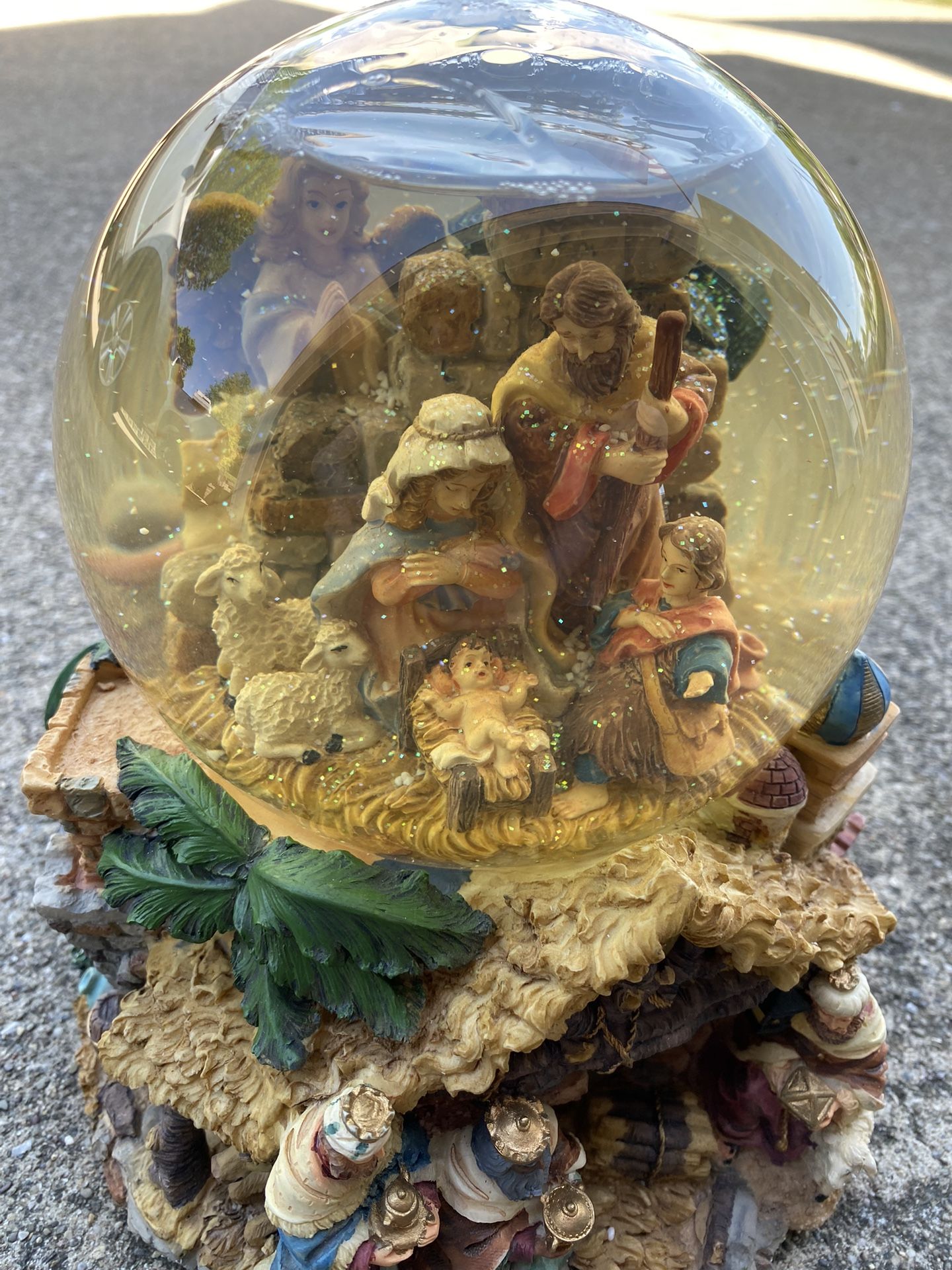 Holiday Lane Religious Music Globe