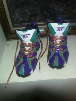 REEBOK SNEAKER