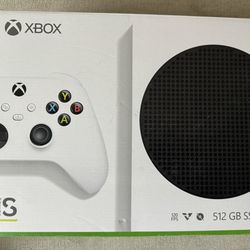 Xbox Series S 512GB w/ Rechargeable Battery Pack