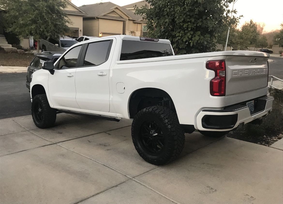 GMC 1500 or Chevy Silverado Snug top Tonneau Cover Whitewash