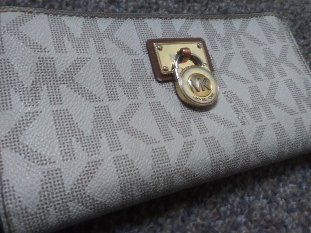 MK womans wallet designer