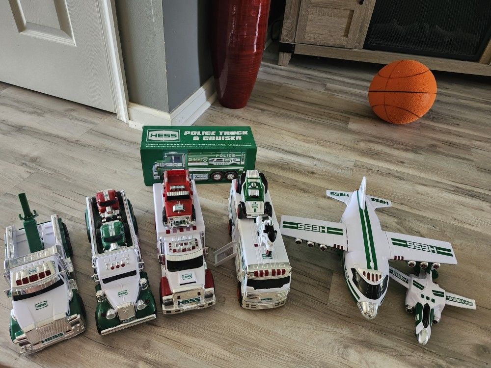 5 HESS trucks 1 Hess Plane