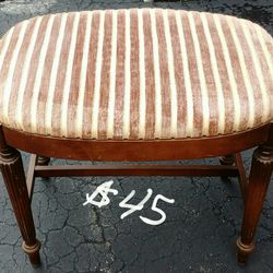 Foot Stool Located In Hamburg 
