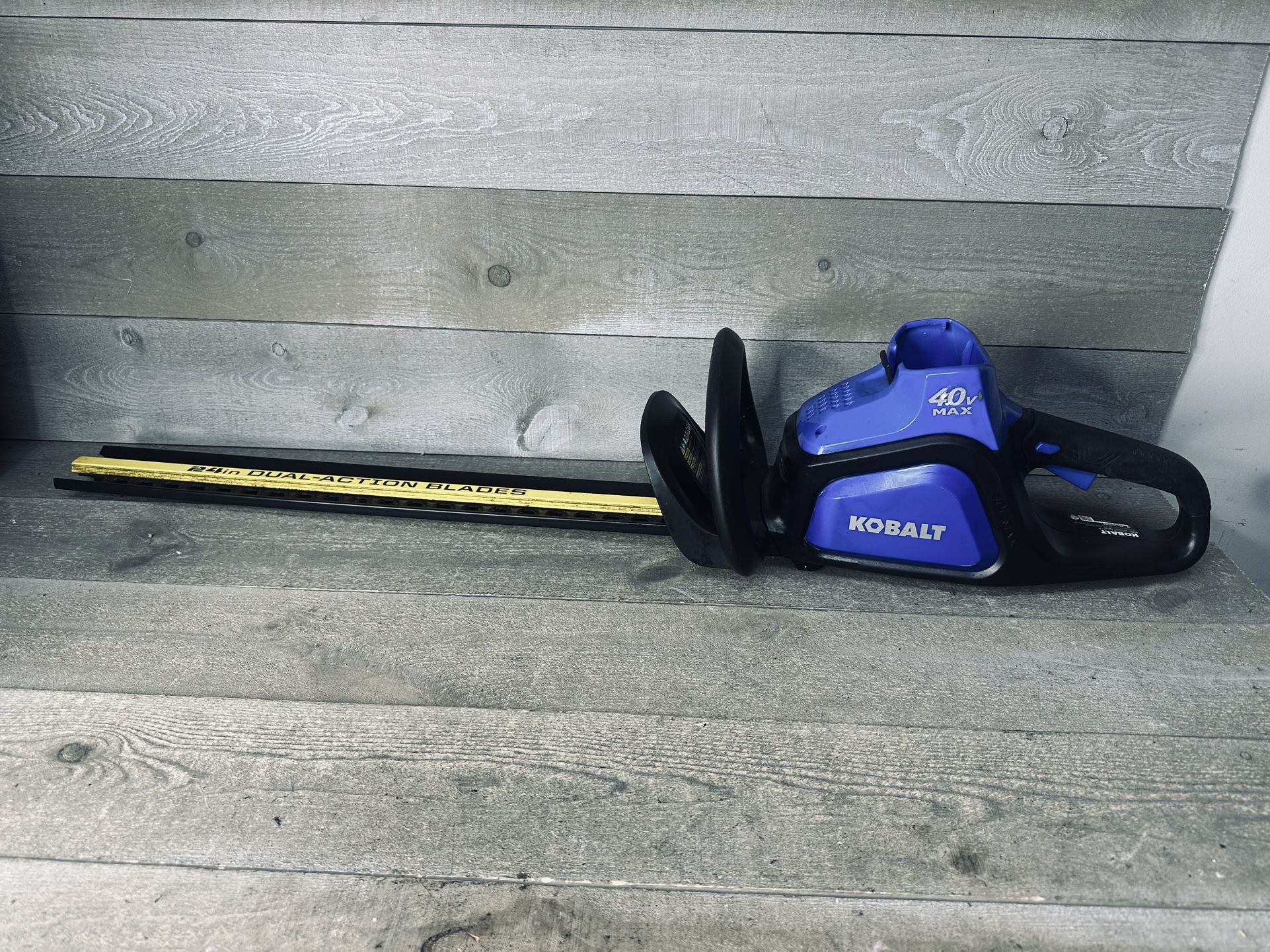 Kobalt KHT 240-07 40V Lithium-Ion Cordless Hedge Trimmer (Tool Only) No Battery