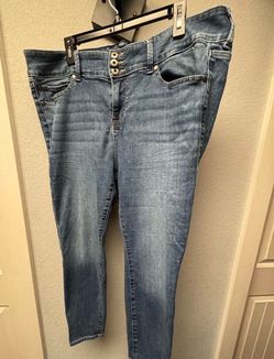 Torrid 18S  Super Soft Mid to Hi-Rise skinny Jean Jegging ( West Seattle, Renton or Maple Valley)