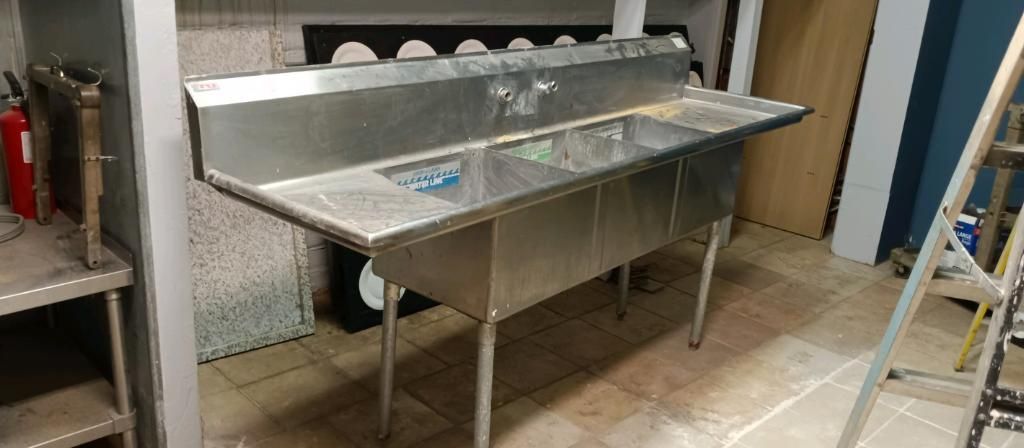 3 Compartment Commercial Sink