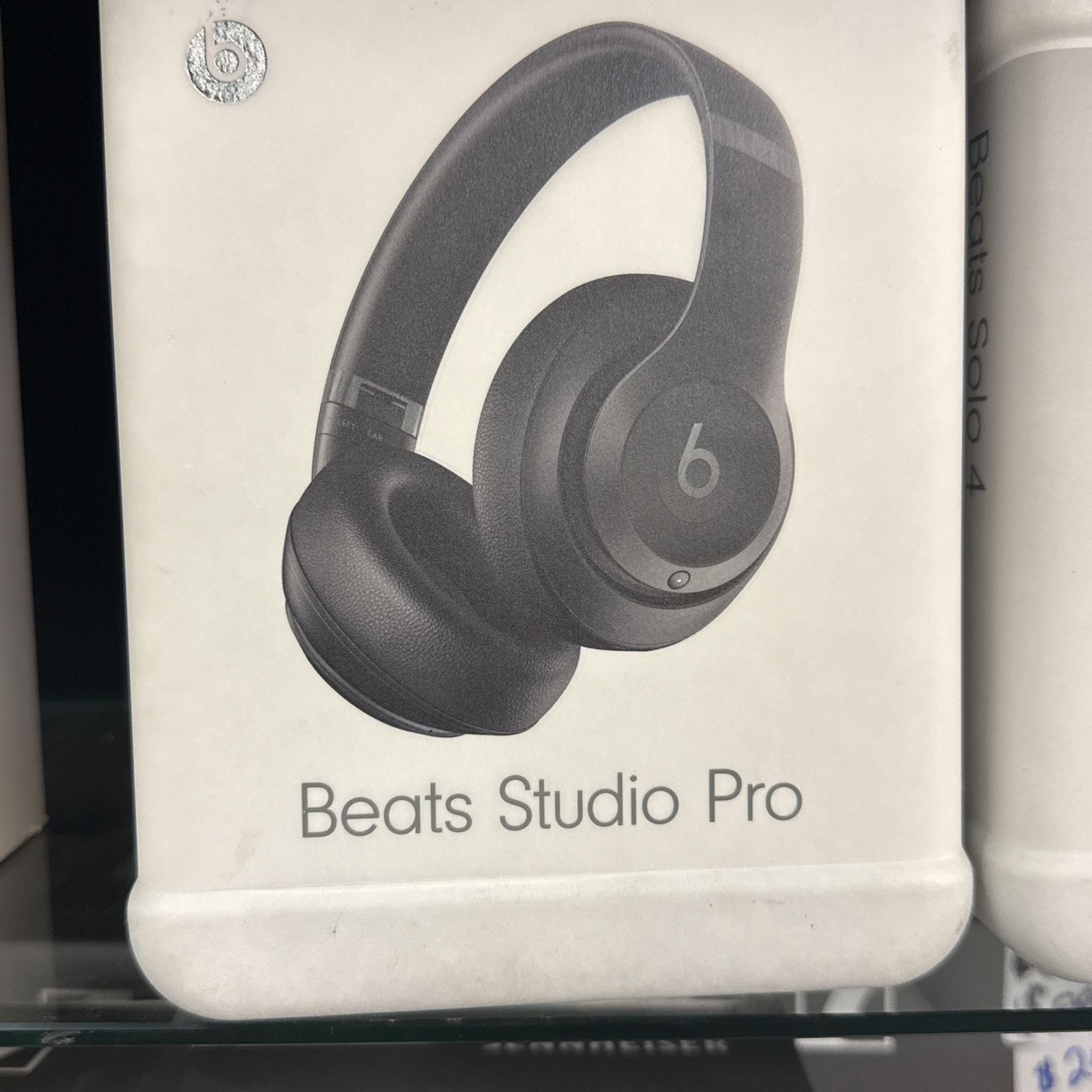 Beats Studio Pro