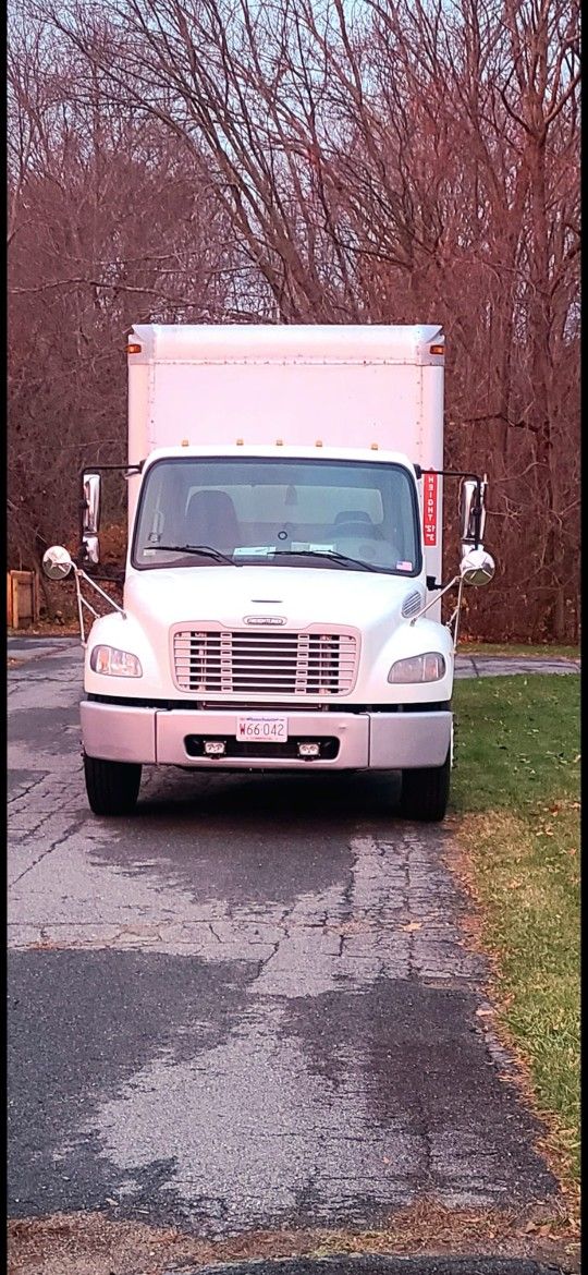 2014 Freightliner M2 106