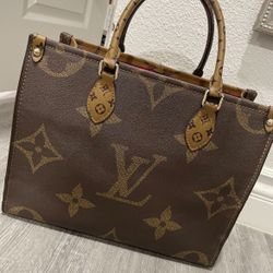 Tote Purse W/ Matching Wallet