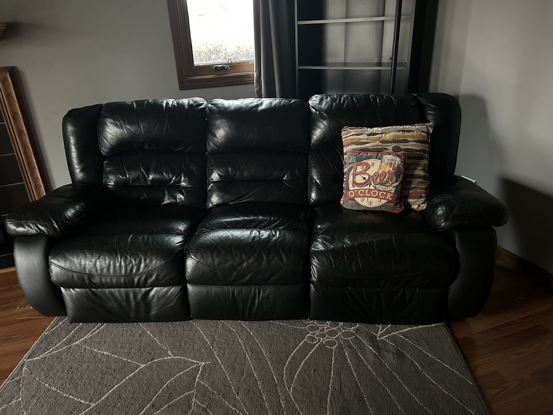 Black Leather Couch With Recliner