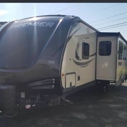 36 1/2 Ft Keystone Premier Comes With Everthing You Need To Camp