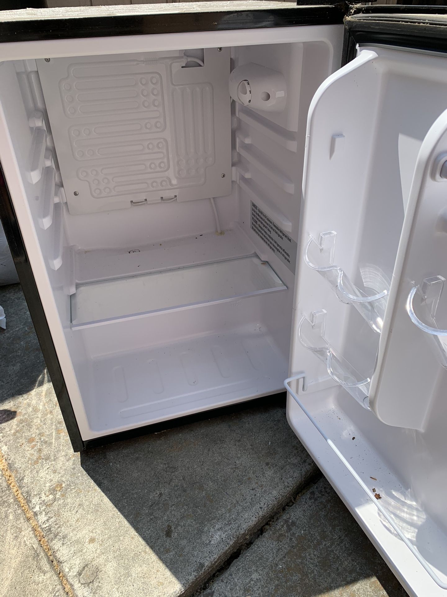 Mini refrigerator