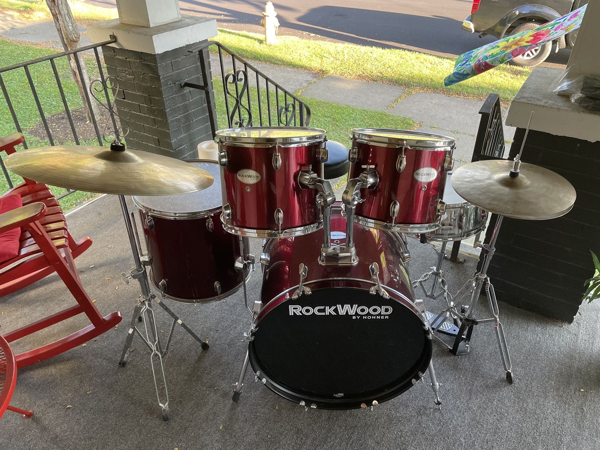 Drum Set (5 piece + Cymbals)