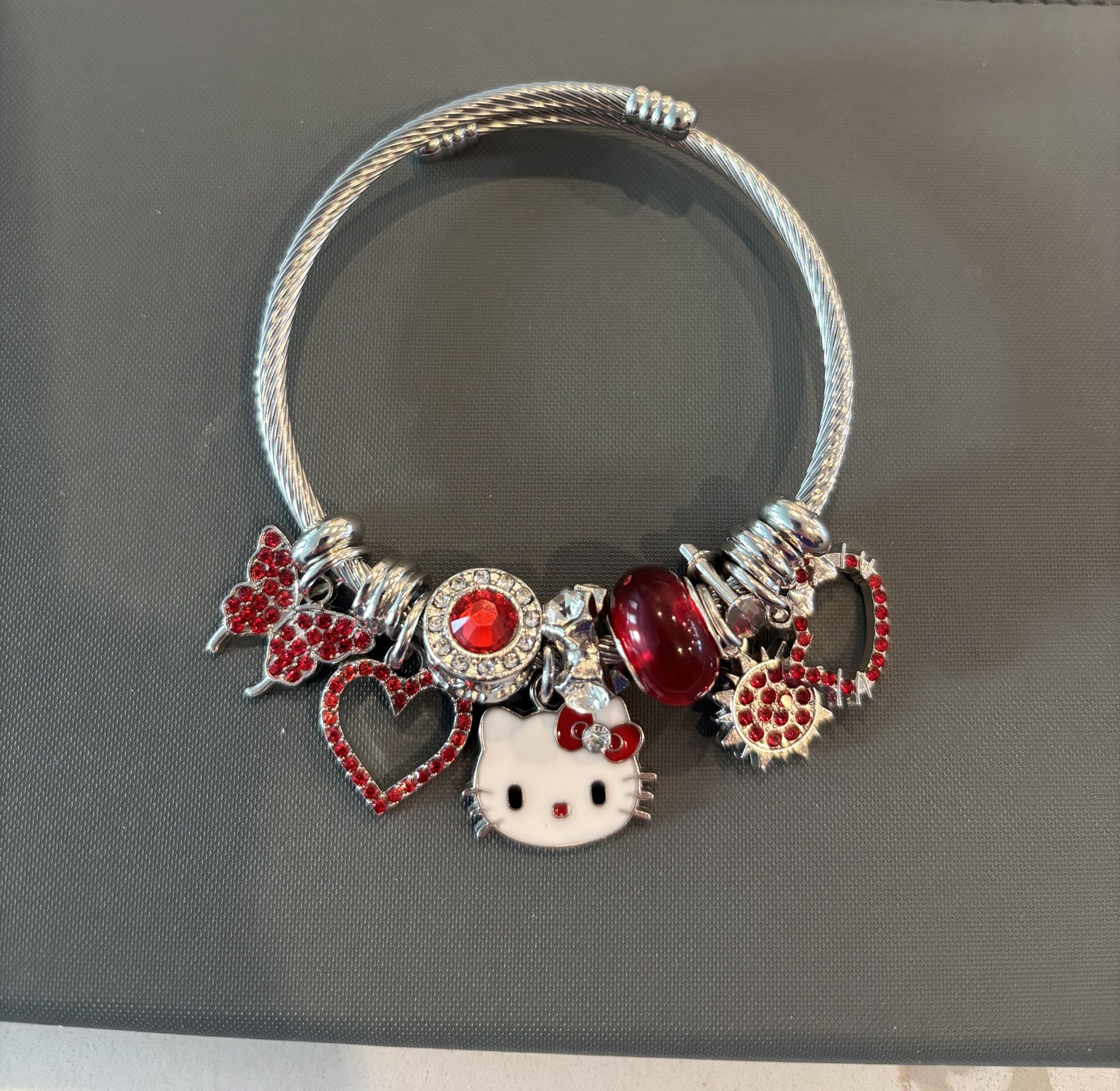 New - Hello Kitty charm bracelet
