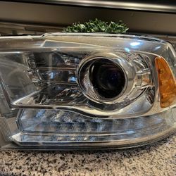 2013 Ram 1500 Headlights 