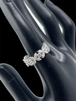 Tiffany style diamonds band in 14k White Gold