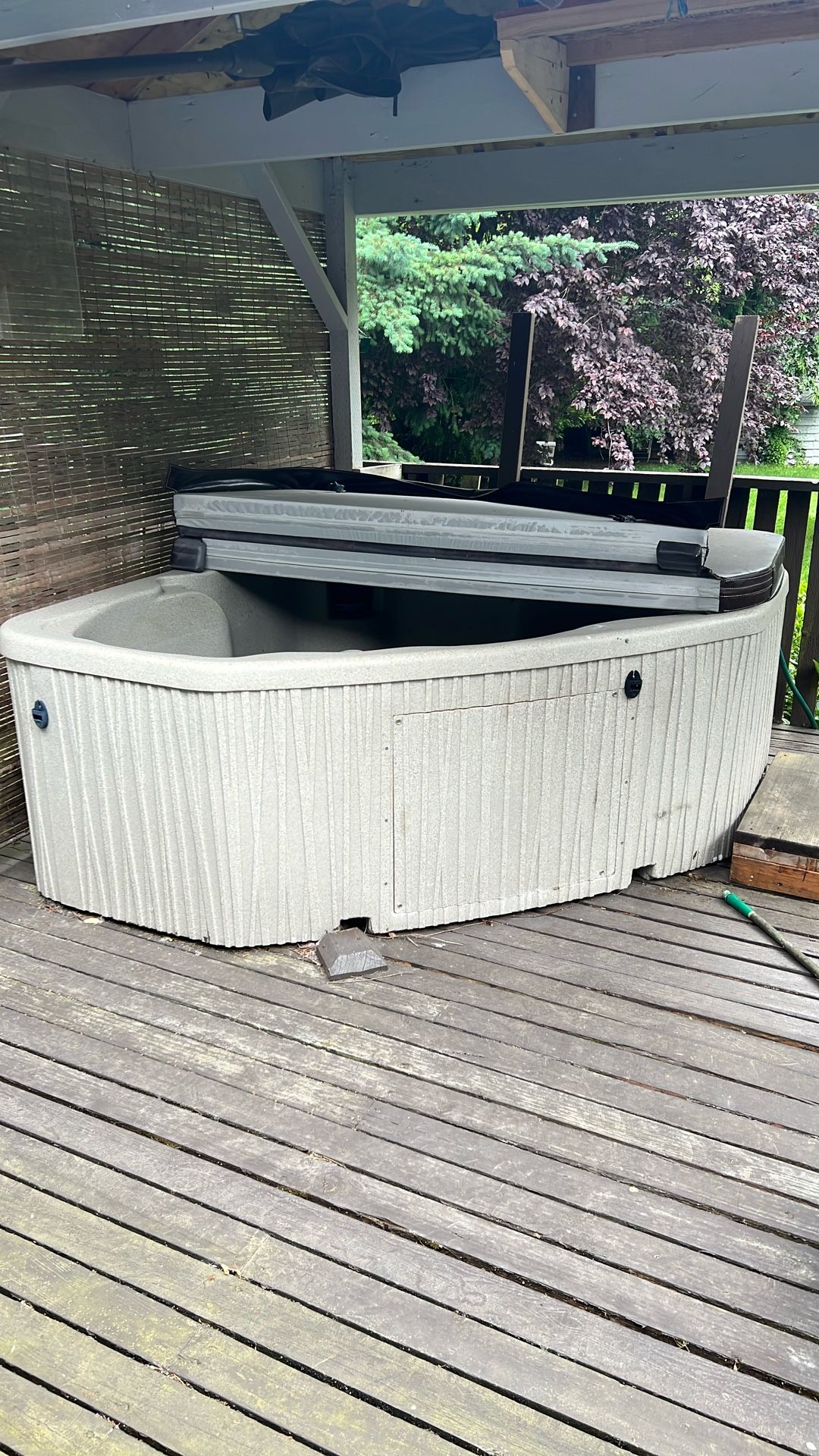Free hot Tub