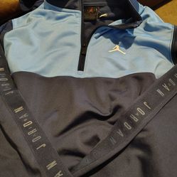 Kids thin sweaters 10/12