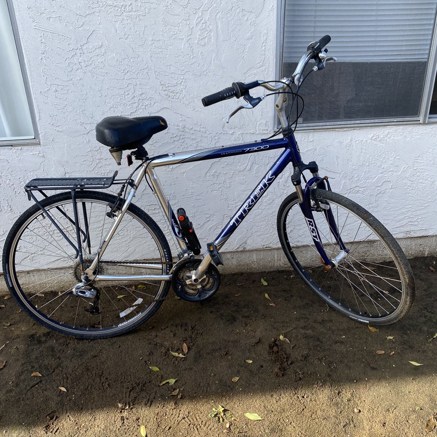 giant bicycles used Used Giant ATX Mountain Bike Mens Royal Blue 38-42cm - 15-16"