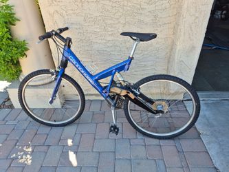 Men's 26 inch Vintage Cannondale Super V 700 Mountain bike