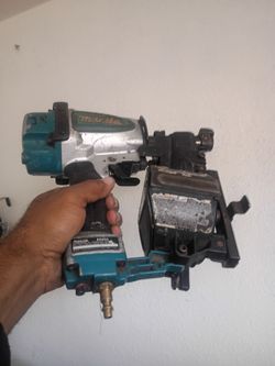 Roofing. Gun