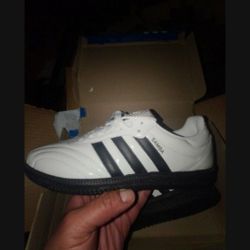 3 PAIRS OF WOMENS 8.5 SHOES! BRAND NEW!