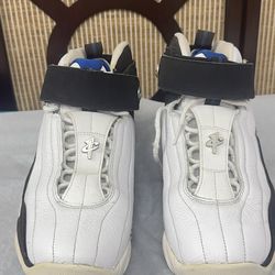 Men Jordan sneakers size 11,5