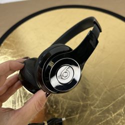 Tested Pre-owned Beats Solo3 Wireless Headphones A1796 Glossy Black - With Charging Cable  