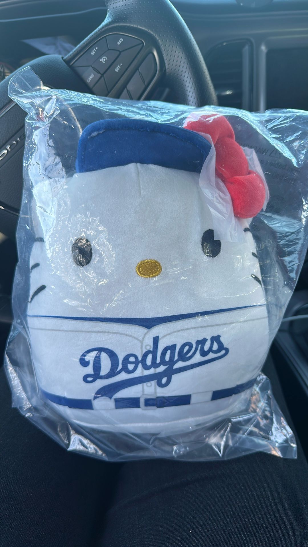 Dodgers Hello Kitty Squishmellow