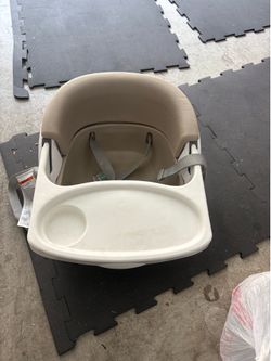 Baby feeding table
