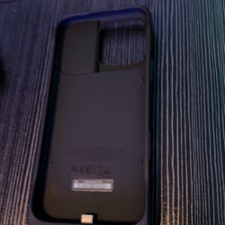 Mophie Juice Pack - Charging Case - iPhone 16 Pro Max - Matte Black - Minor Scuffs - $60