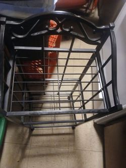 Metal rack kitchen or  clothes  in good condition