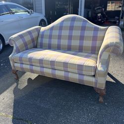 Beautiful ETHAN ALLEN FURNITURE Designer Loveseat/Sofa - Like New Condition, SO CUTE!