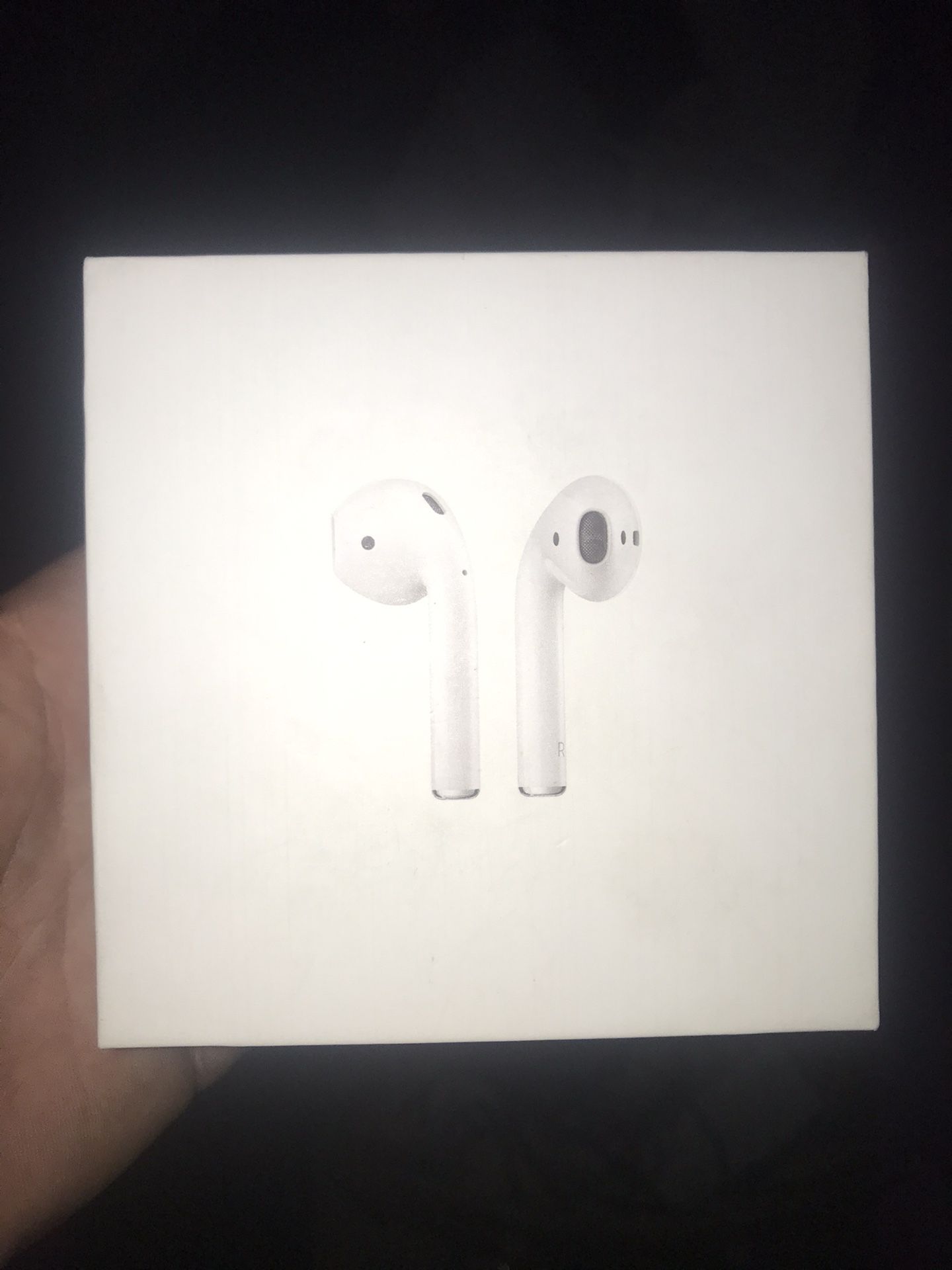 Gen 2 Apple AirPods (Missing right pod)